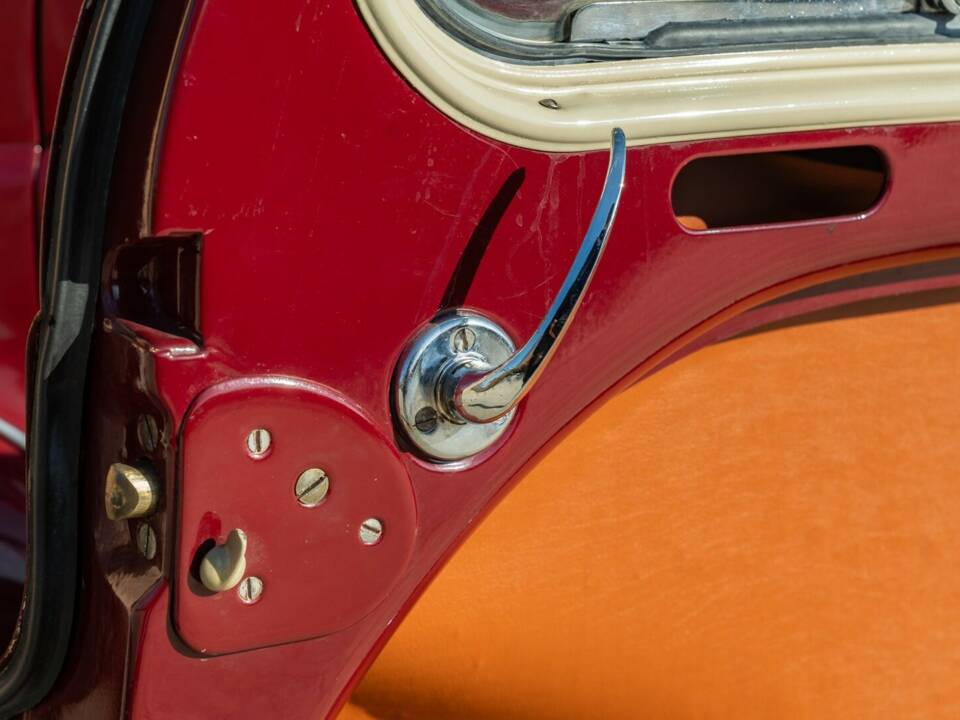 Immagine 41/50 di Renault 4 CV Décapotable (1957)