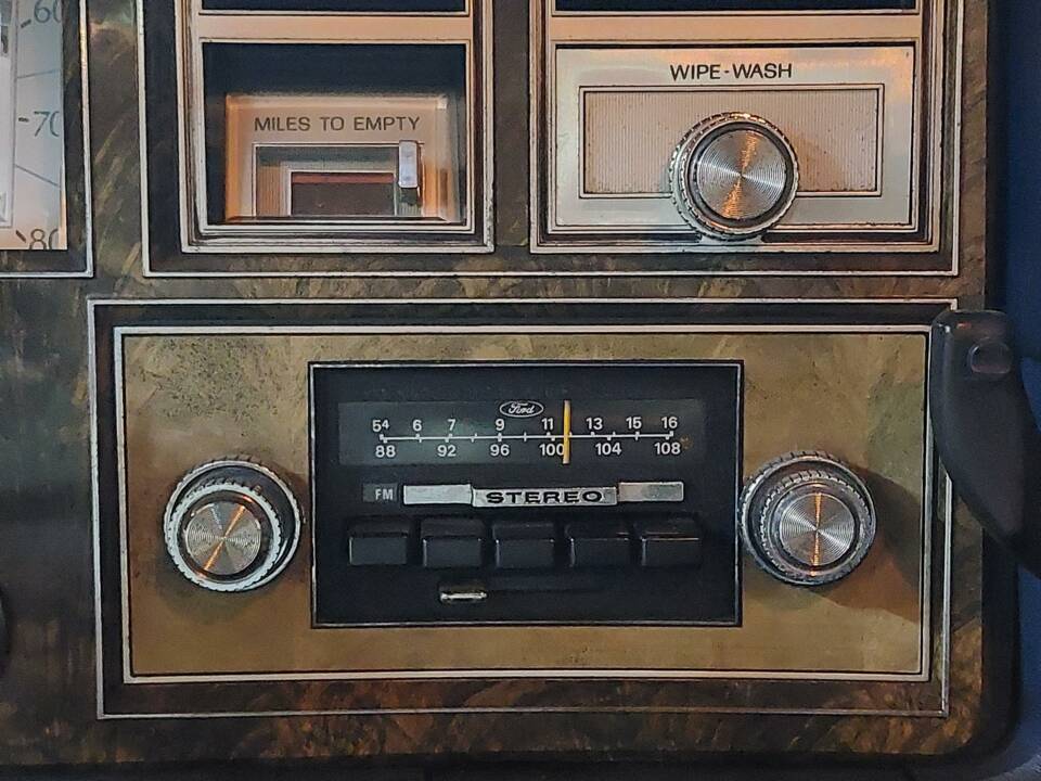 Bild 19/24 von Lincoln Continental Mark V (1979)