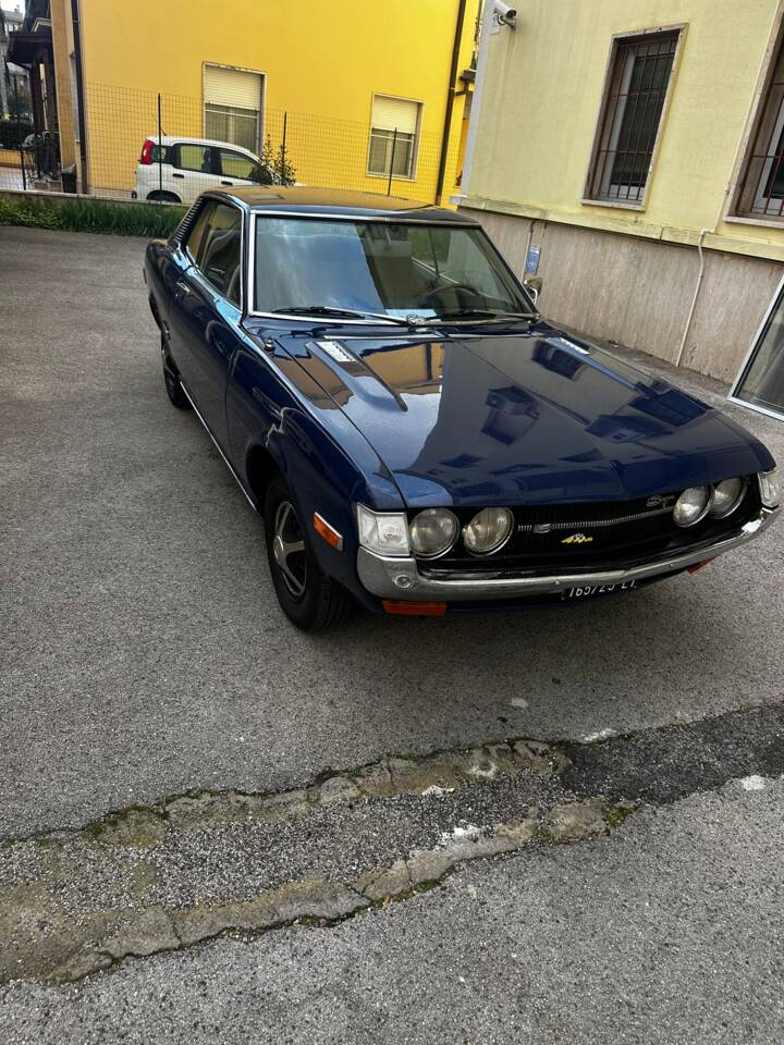 Image 2/18 of Toyota Celica ST (1976)