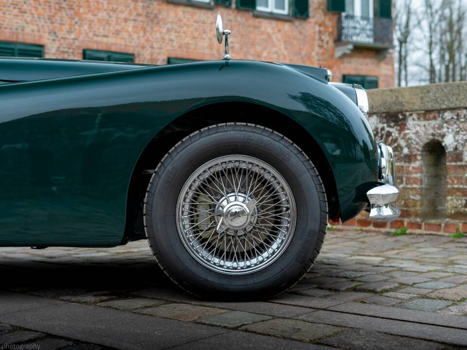 Image 10/29 de Jaguar XK 140 DHC (1955)