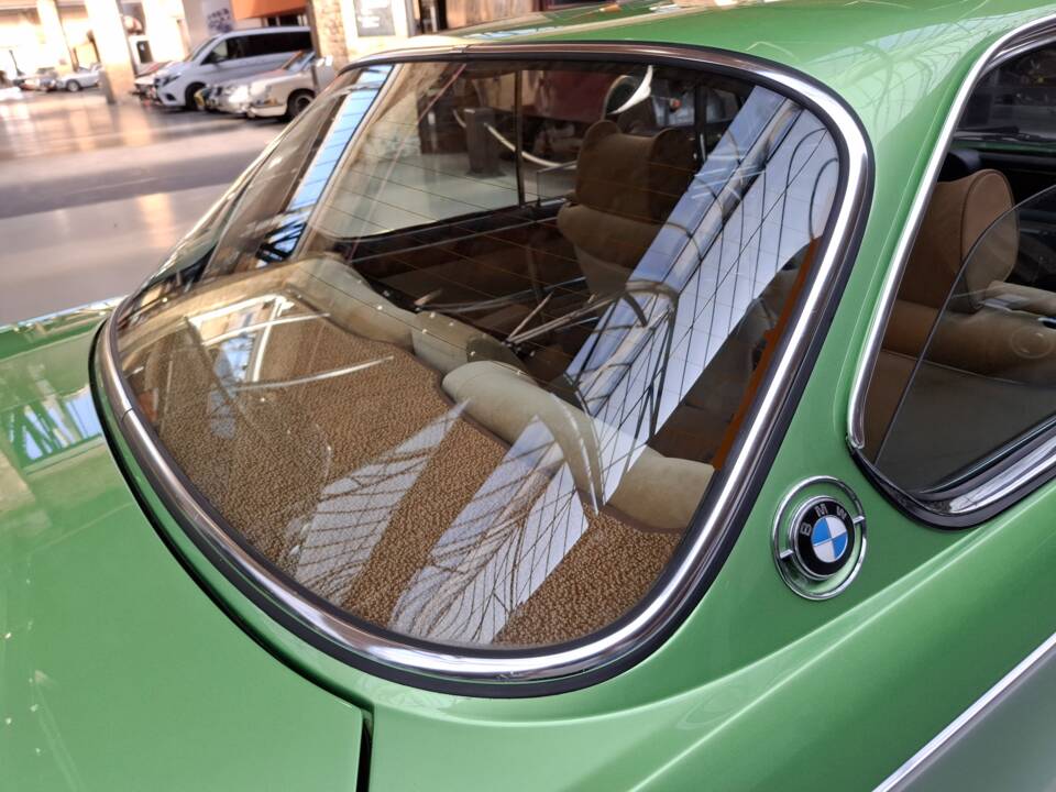 Image 9/43 of BMW 2,5 CS (1975)