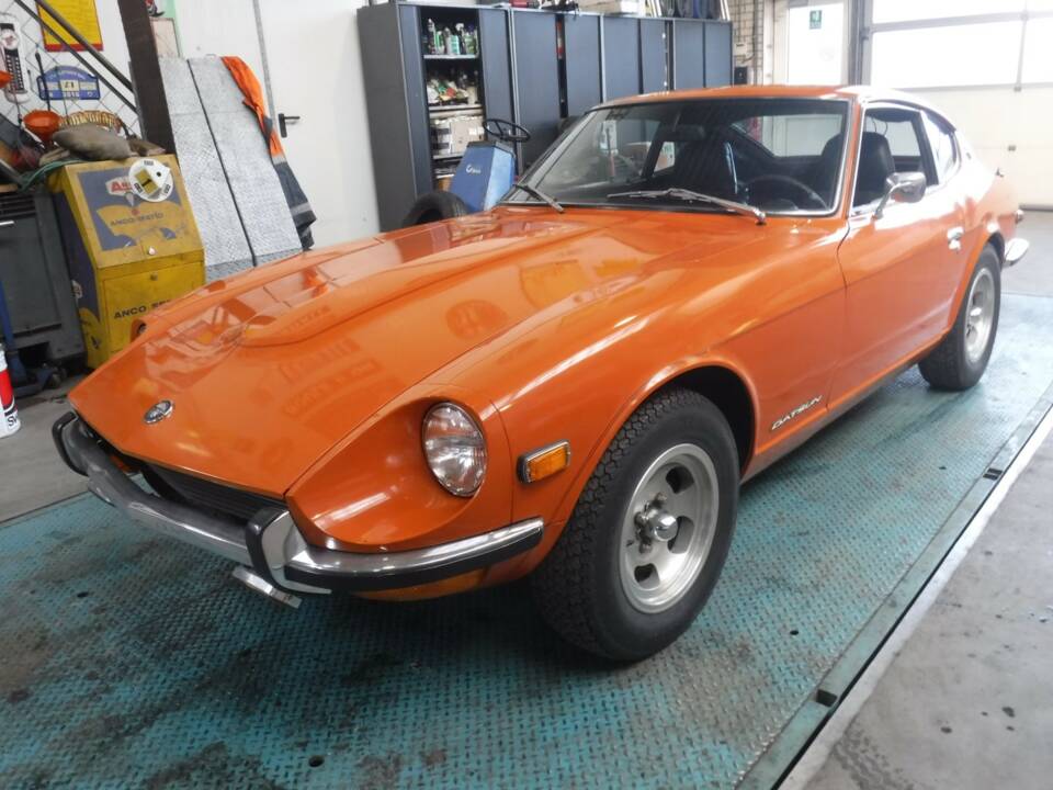 Image 2/50 of Datsun 240 Z (1972)