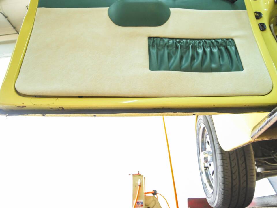 Immagine 41/50 di Volkswagen Käfer 1302 (1971)