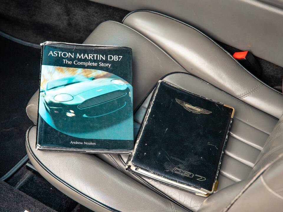 Image 19/25 de Aston Martin DB 7 (1995)
