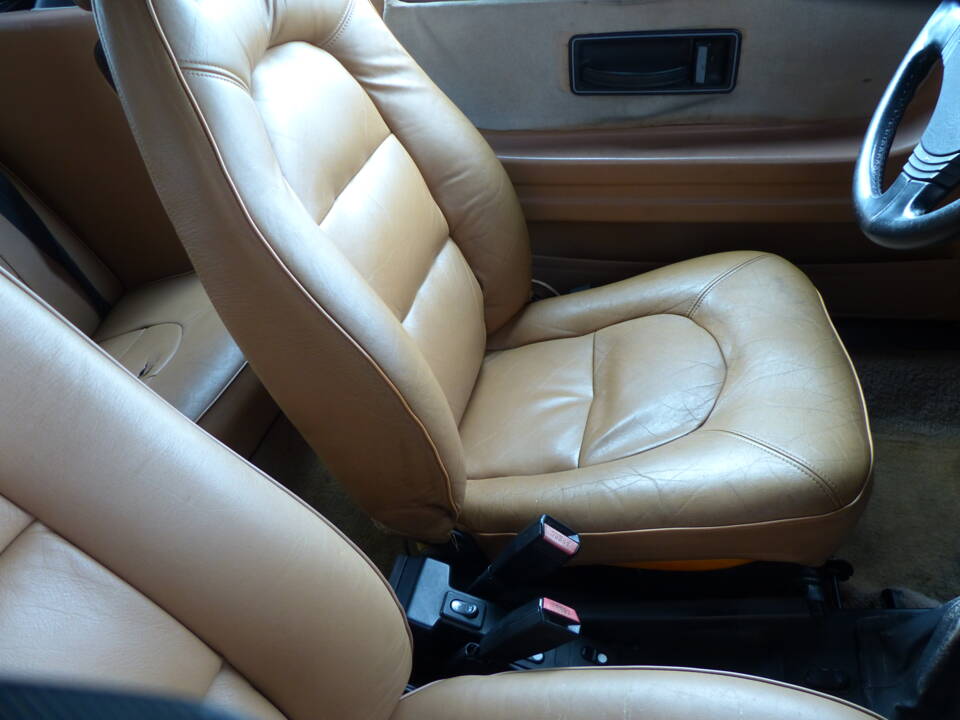 Image 15/20 of Saab 900 Turbo (1989)