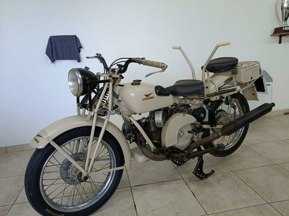 Image 34/36 of Moto Guzzi DUMMY (1976)