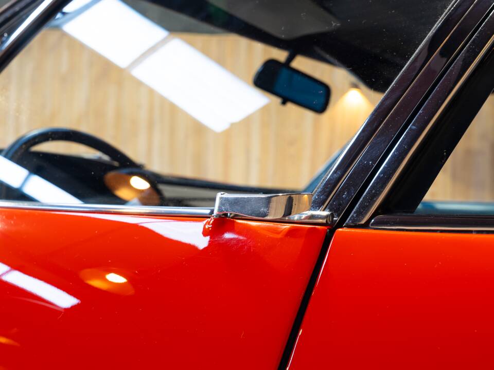 Image 27/74 of Ferrari 365 GTB/4 Daytona (1971)