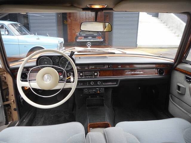 Bild 10/20 von Mercedes-Benz 300 SEL (1970)
