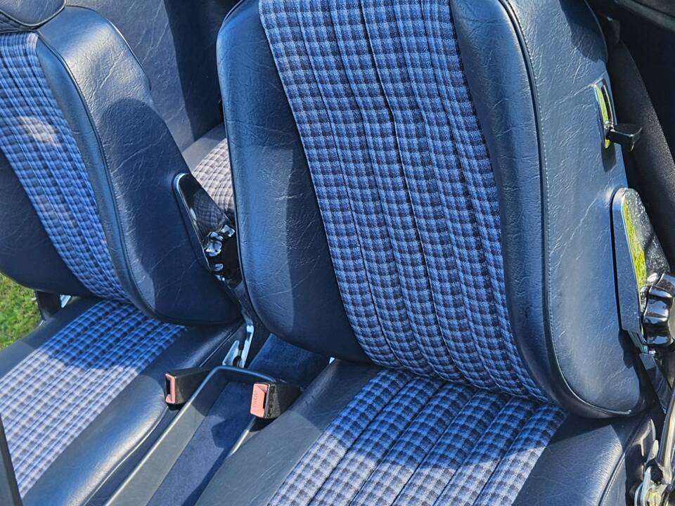 Image 14/22 of Mercedes-Benz 300 SL (1988)