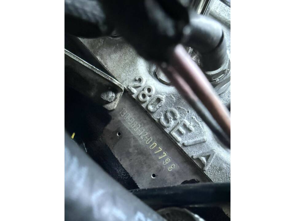 Image 25/48 of Mercedes-Benz 280 SL (1970)
