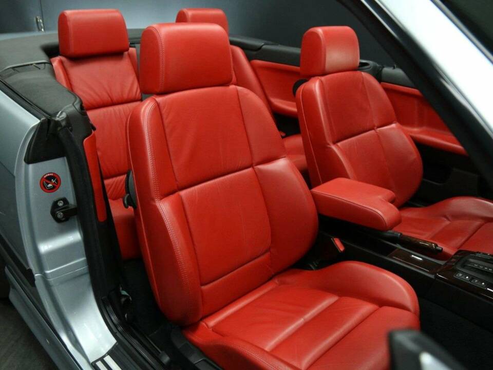 Immagine 28/50 di BMW 328i (1997)