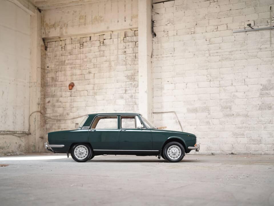 Image 6/83 of Alfa Romeo 1750 Berlina (1970)