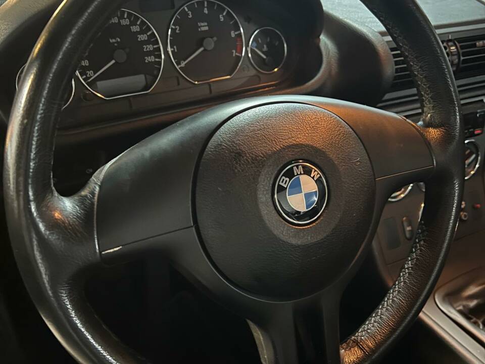 Bild 25/50 von BMW Z3 Coupé 3.0 (2001)