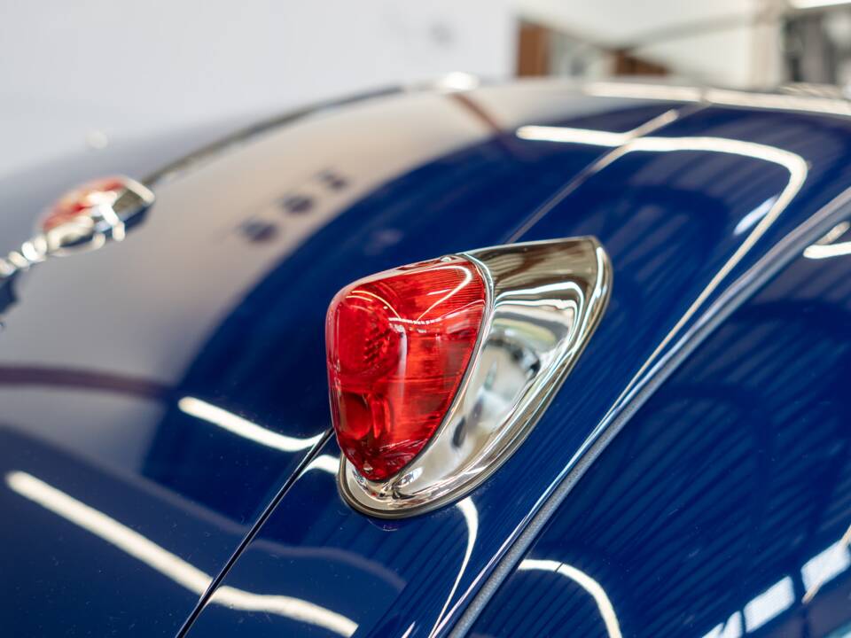 Immagine 38/62 di Jaguar XK 140 OTS (1954)