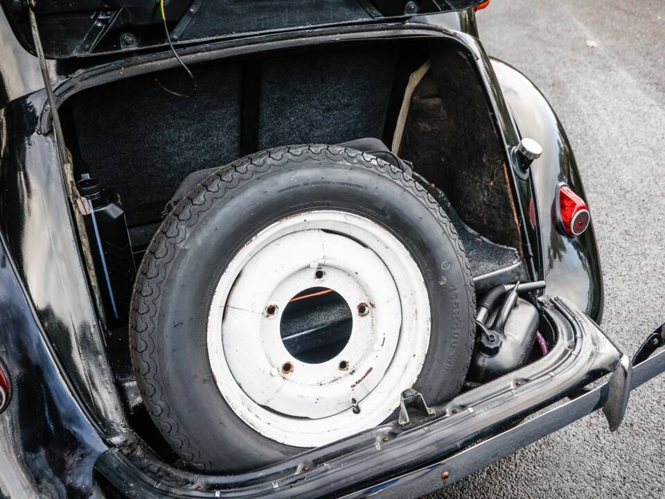 Immagine 35/37 di Citroën Traction Avant 11 BL (1955)