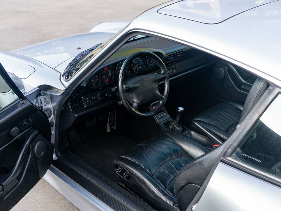 Bild 8/33 von Porsche 911 Carrera 4S (1996)