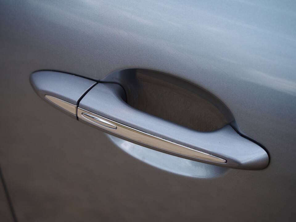 Bild 42/50 von Jaguar XJ 5.0 (2010)