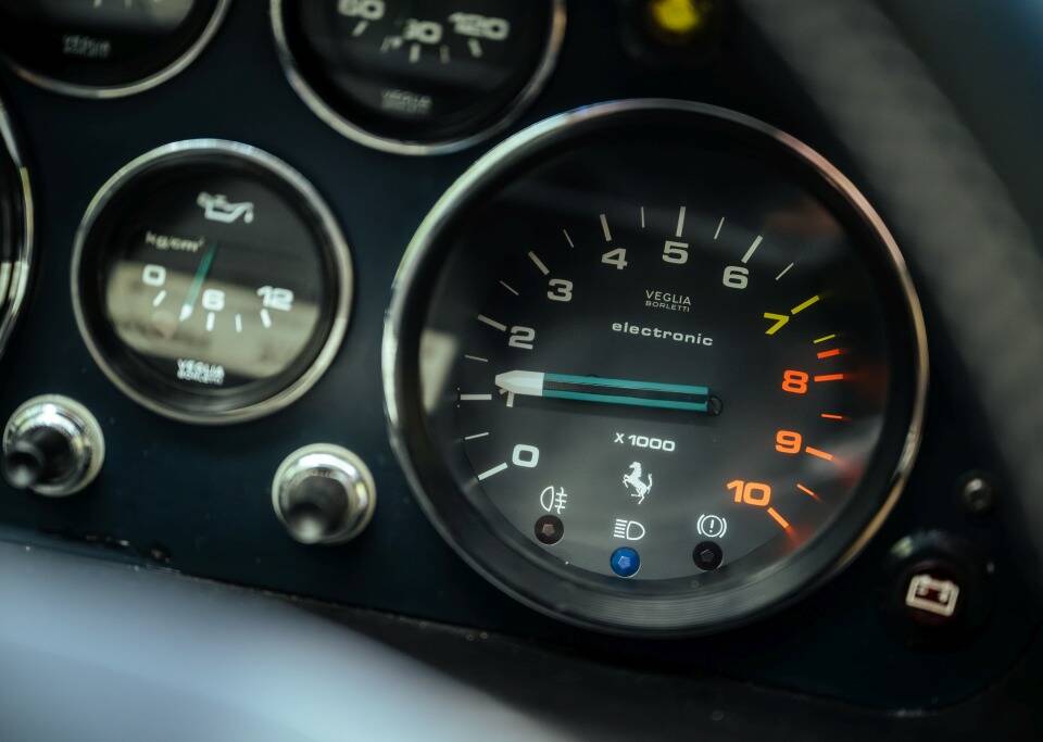 Bild 6/33 von Ferrari 308 GTB Quattrovalvole (1983)