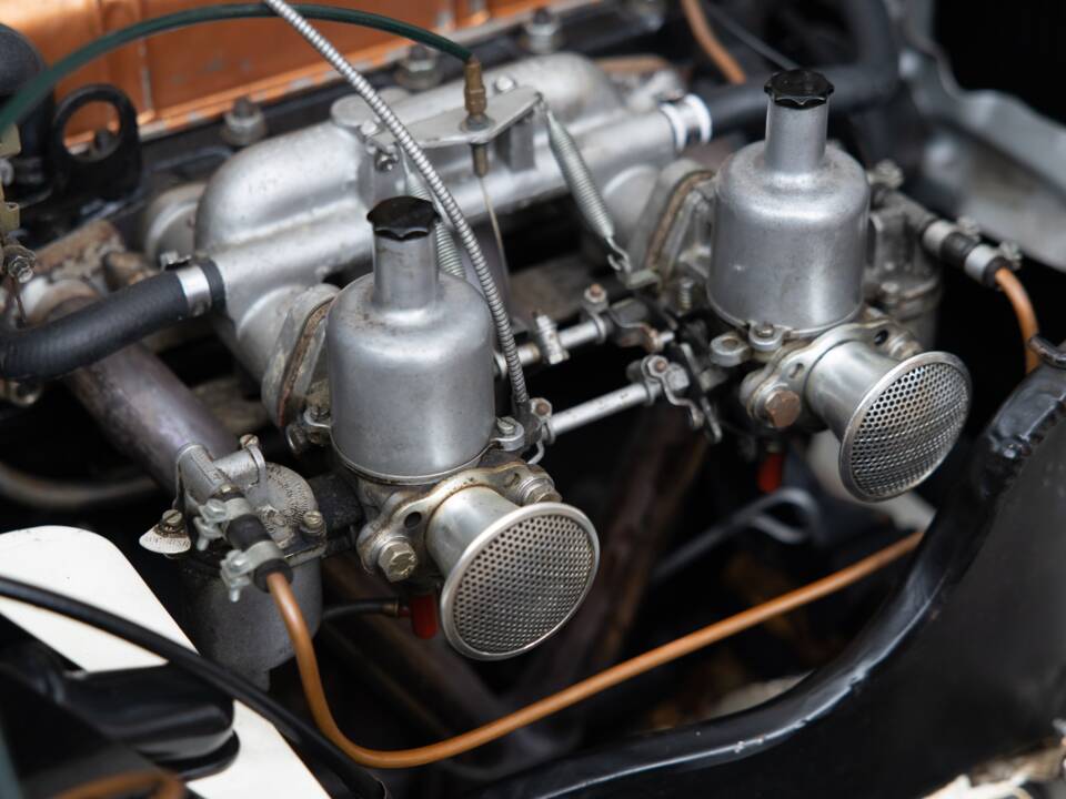 Image 42/50 of Triumph Herald 1200 (1967)