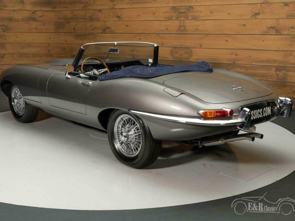 Image 8/19 of Jaguar E-Type 4.2 (1965)