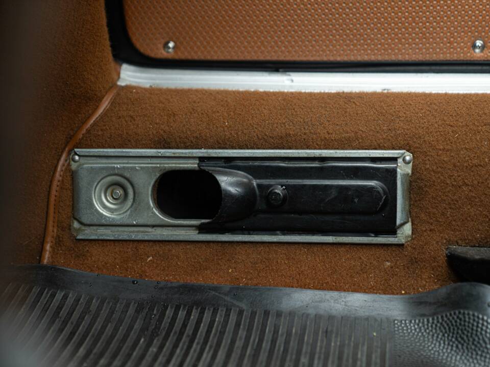 Immagine 38/50 di Porsche 911 2.0 T (1968)