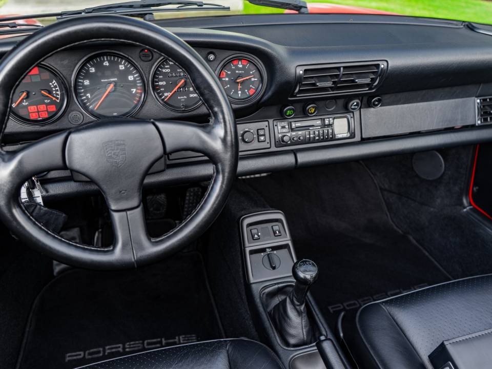 Immagine 17/29 di Porsche 911 Speedster (1993)