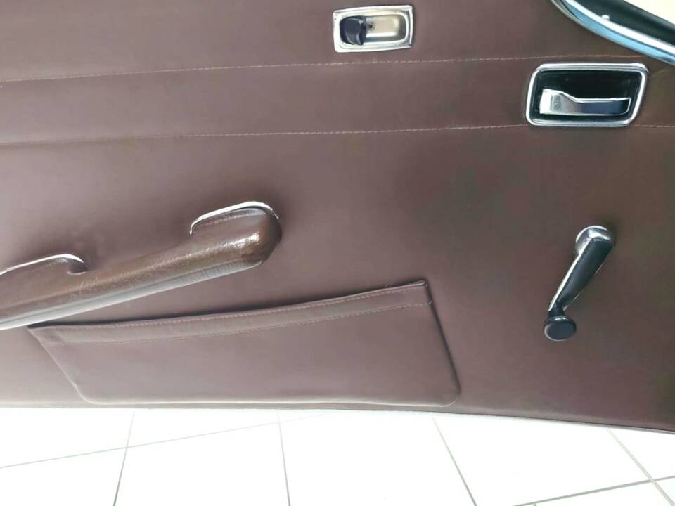 Image 36/58 de Mercedes-Benz 280 SL (1969)