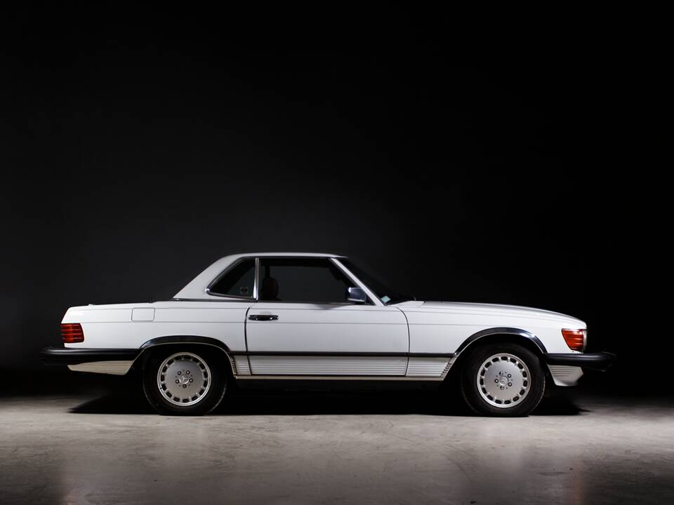 Image 2/48 of Mercedes-Benz 560 SL (1988)