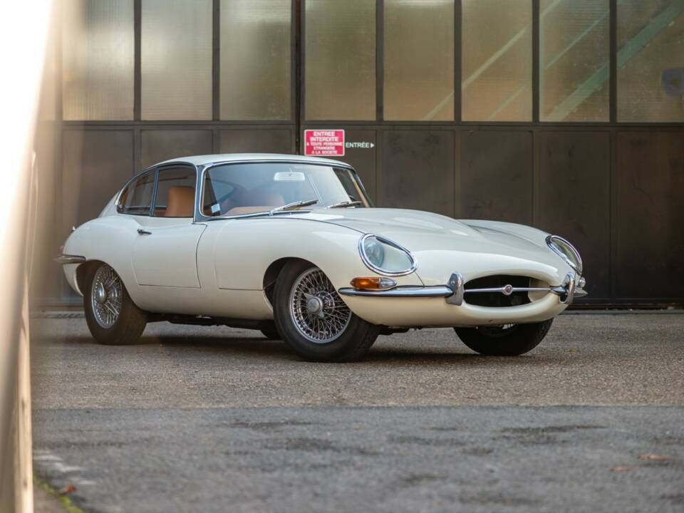 Imagen 12/50 de Jaguar E-Type 4.2 (1965)