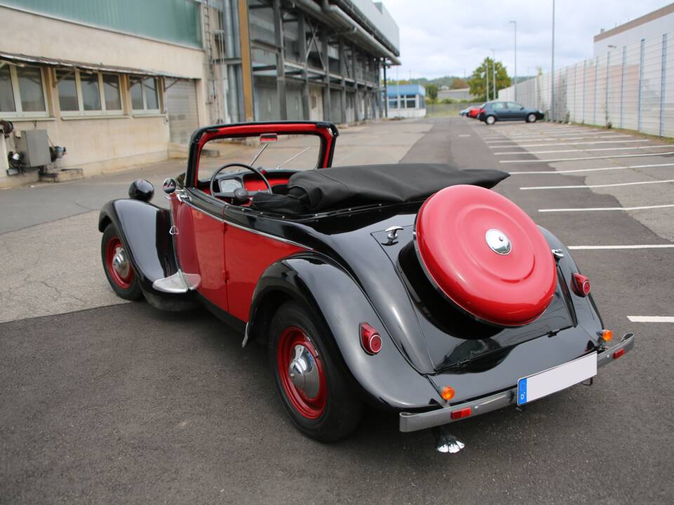 Immagine 43/45 di Citroën Traction Avant 11 BL (1952)