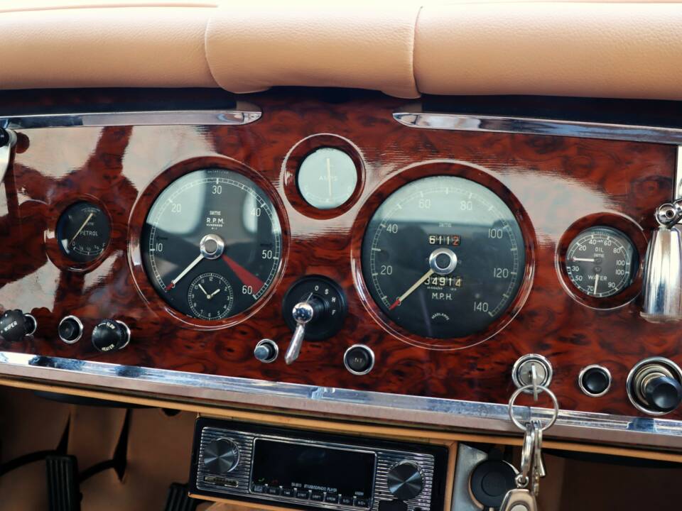 Image 34/50 of Jaguar XK 150 FHC (1959)