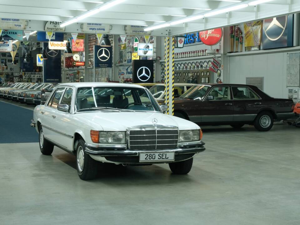 Image 16/50 de Mercedes-Benz 280 SEL (1978)