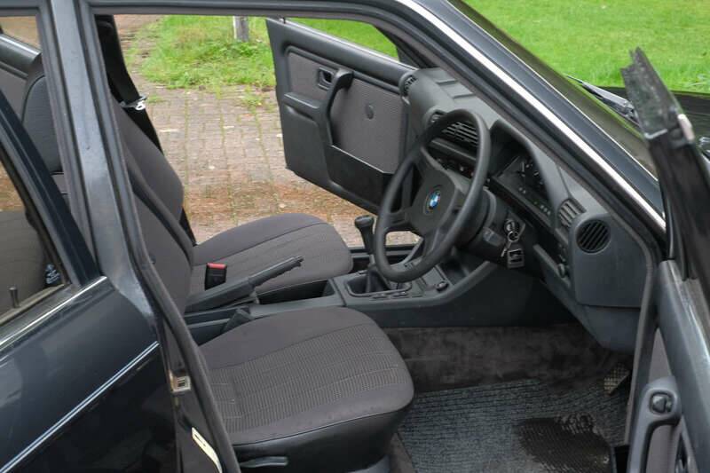 Immagine 48/50 di BMW 320i (1986)