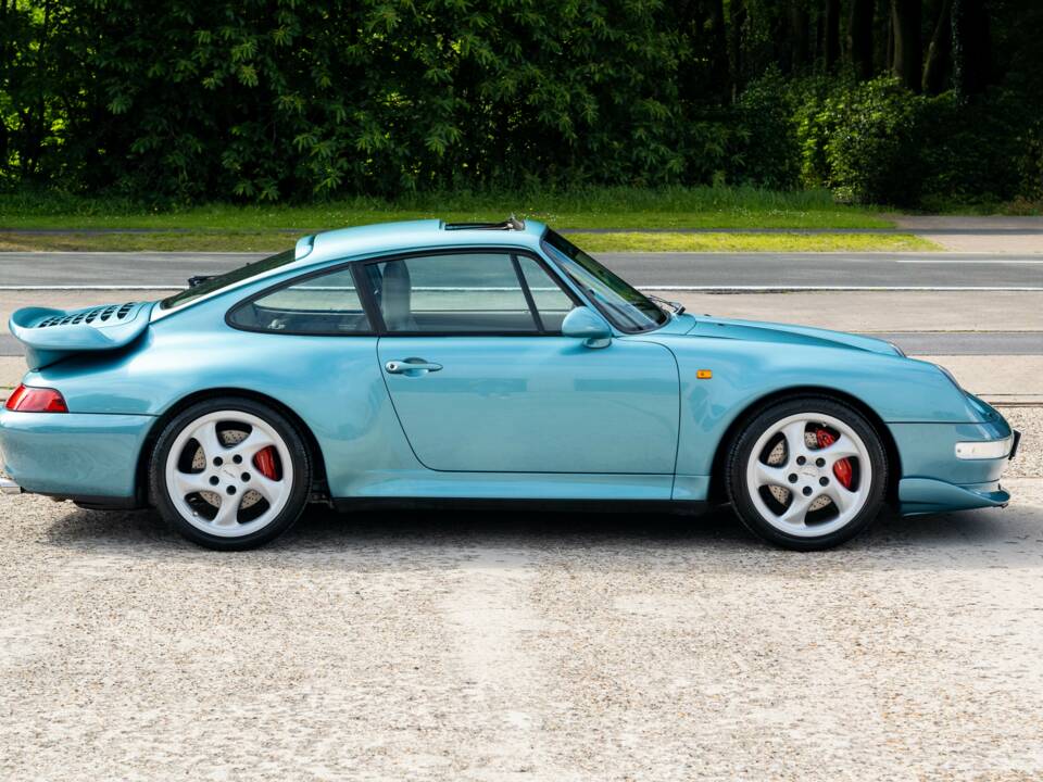 Immagine 9/31 di Porsche 911 Turbo (1997)