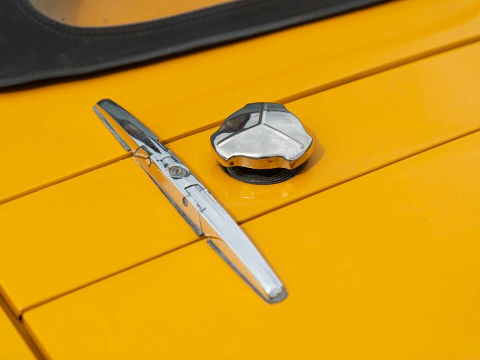 Image 33/50 of FIAT 850 Sport Spider (1969)