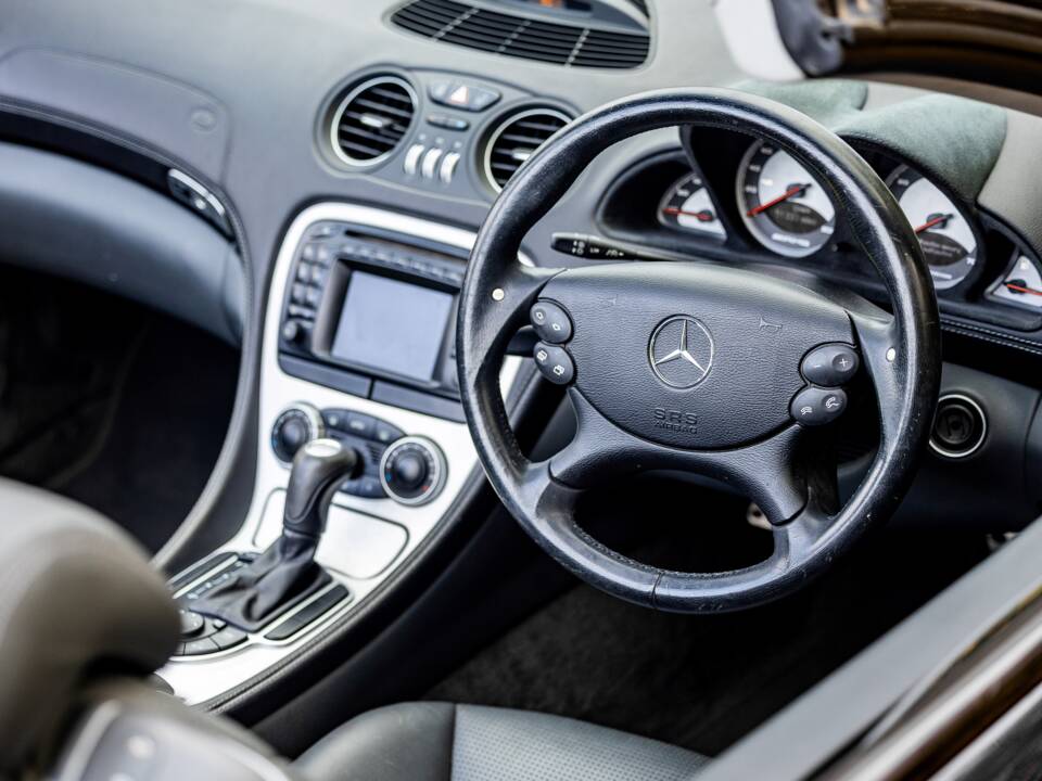 Bild 5/50 von Mercedes-Benz SL 55 AMG (2004)