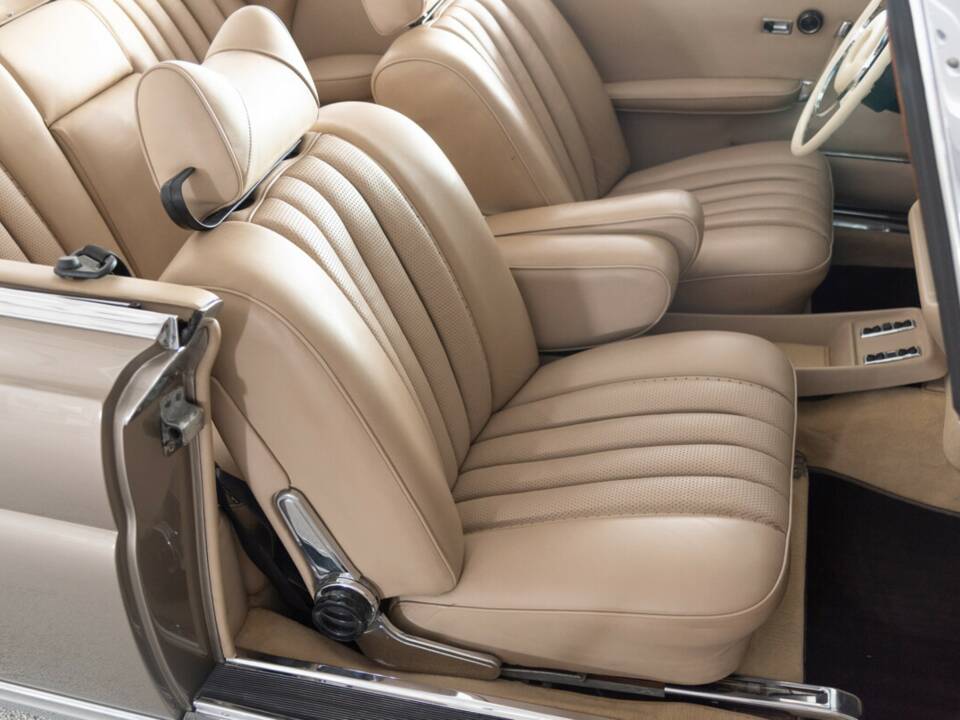 Bild 32/42 von Mercedes-Benz 280 SE 3,5 (1971)