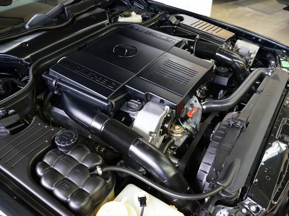 Imagen 27/41 de Mercedes-Benz SL 500 (1997)