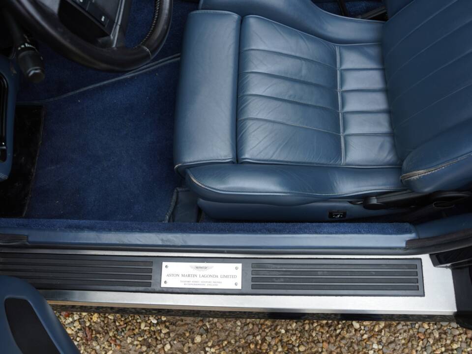 Image 43/50 of Aston Martin Virage Volante (1994)