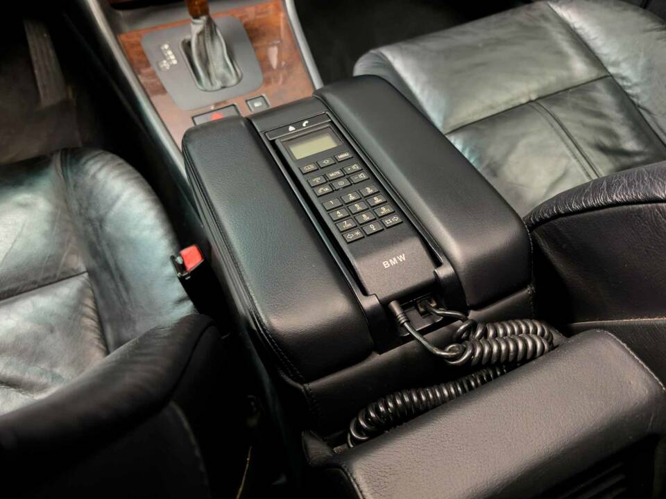 Image 27/41 of BMW 750i (2000)