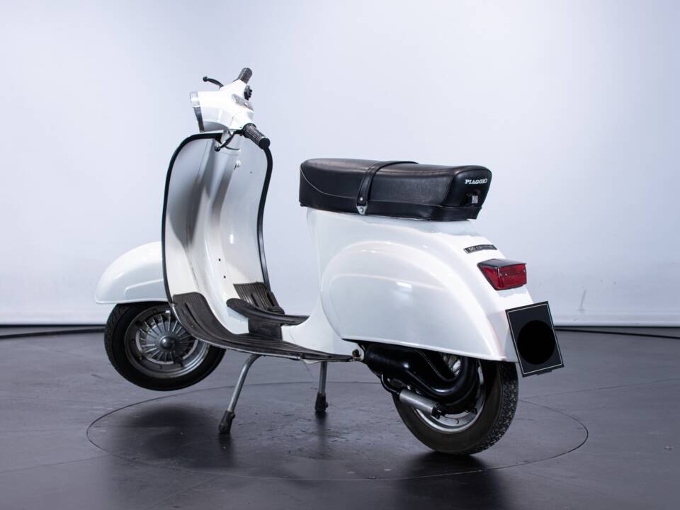 Image 7/9 de Piaggio Vespa 50 S (1972)