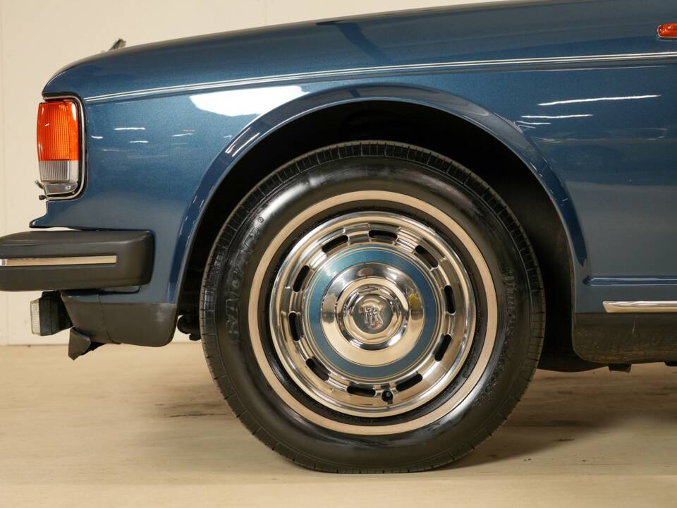 Image 14/48 of Rolls-Royce Silver Spirit (1983)