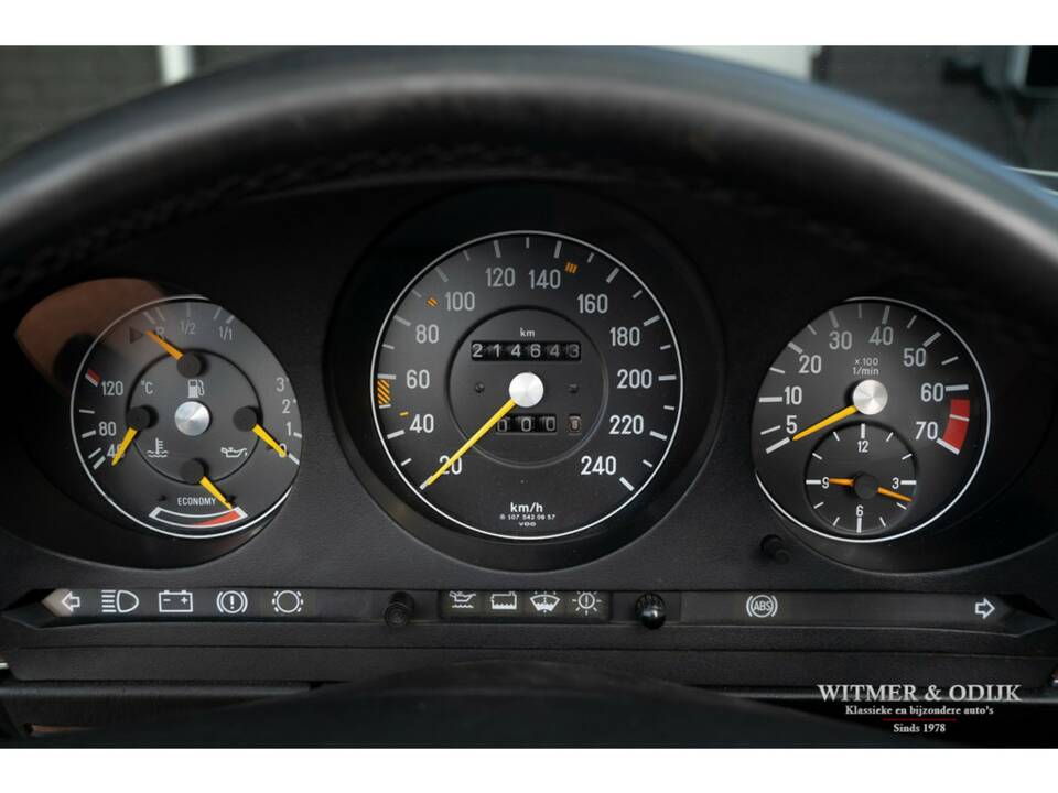 Image 15/32 de Mercedes-Benz 300 SL (1988)