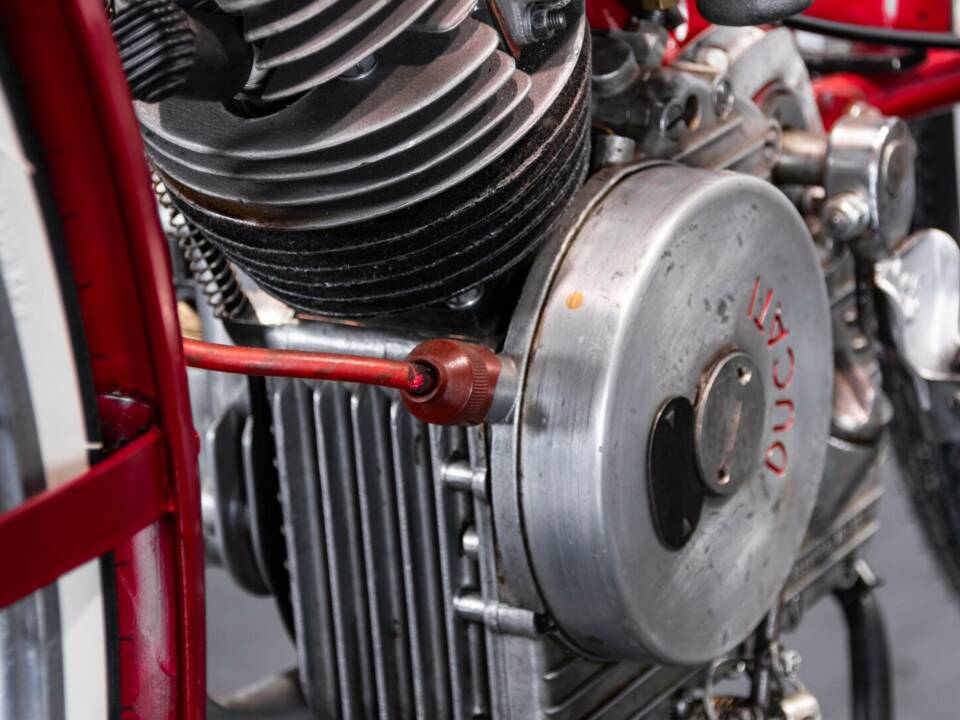 Image 40/46 of Ducati DUMMY (1954)