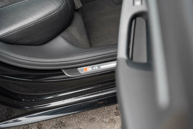 Image 50/50 of Audi S4 (2010)