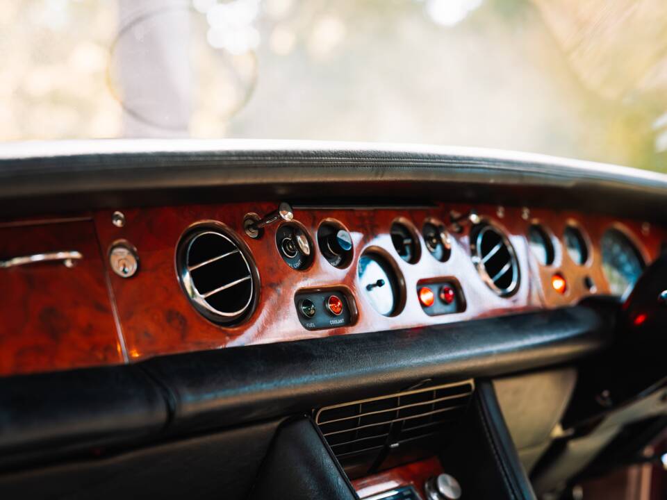 Immagine 34/50 di Rolls-Royce Silver Shadow I (1970)