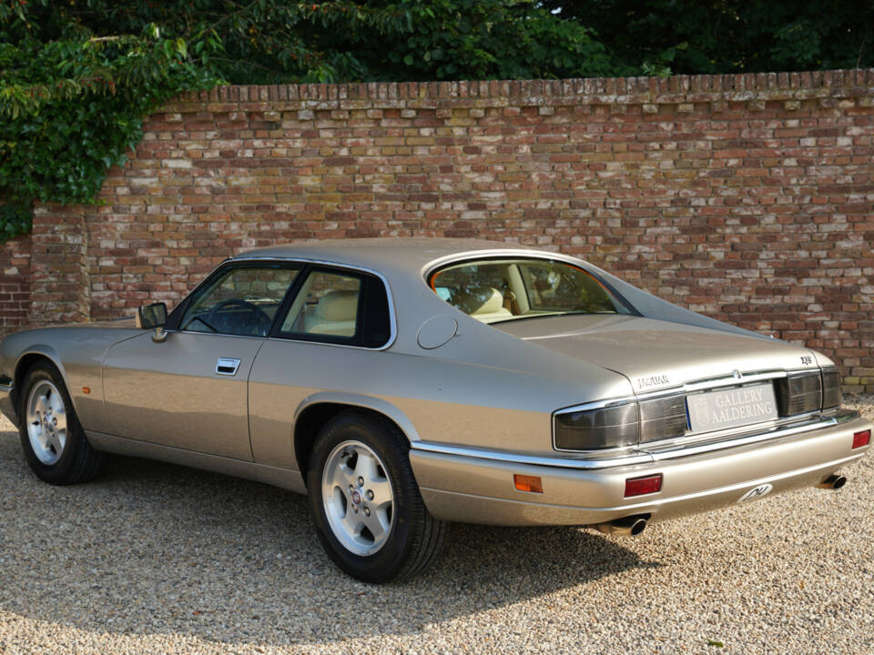 Afbeelding 2/50 van Jaguar XJS 4.0 (1995)