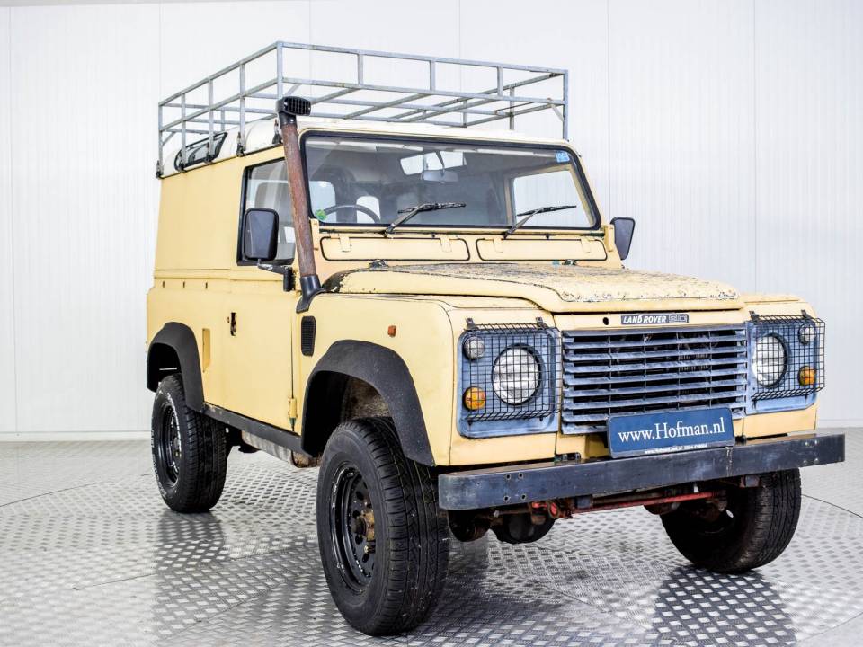 Image 7/50 of Land Rover 90 (1984)