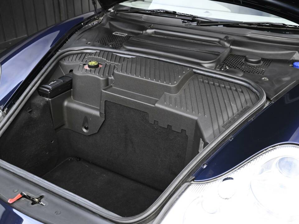 Bild 26/50 von Porsche 911 Carrera 4S (2004)