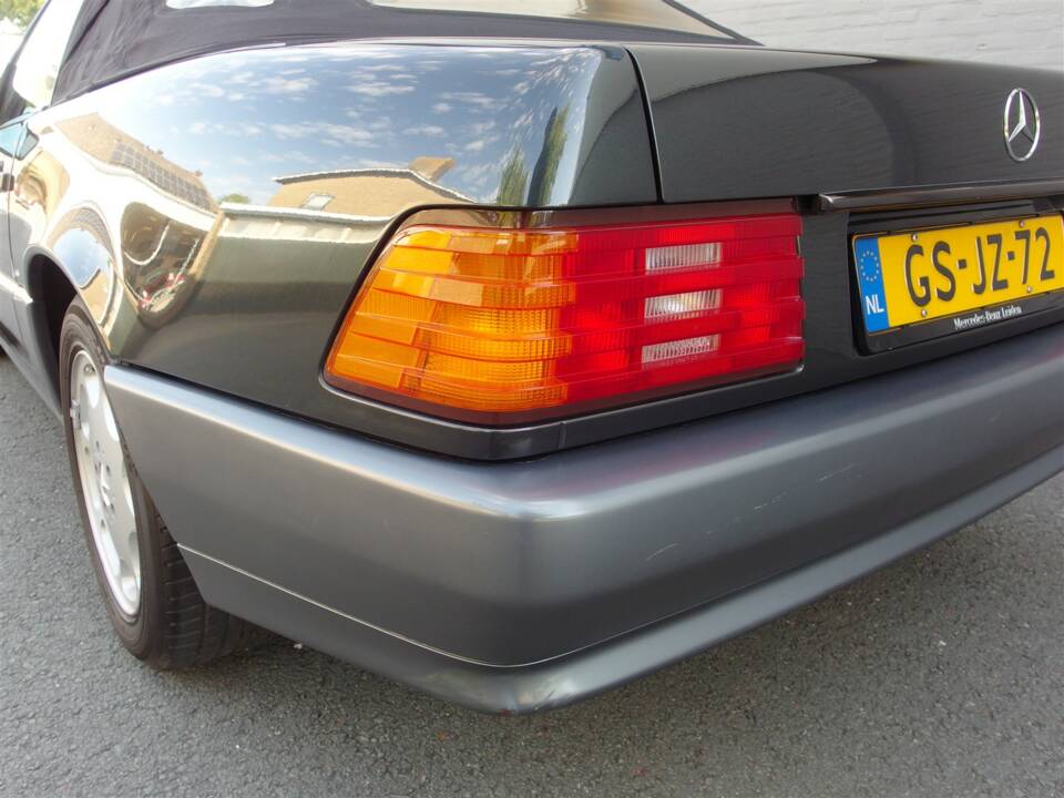 Image 35/96 of Mercedes-Benz 300 SL (1992)